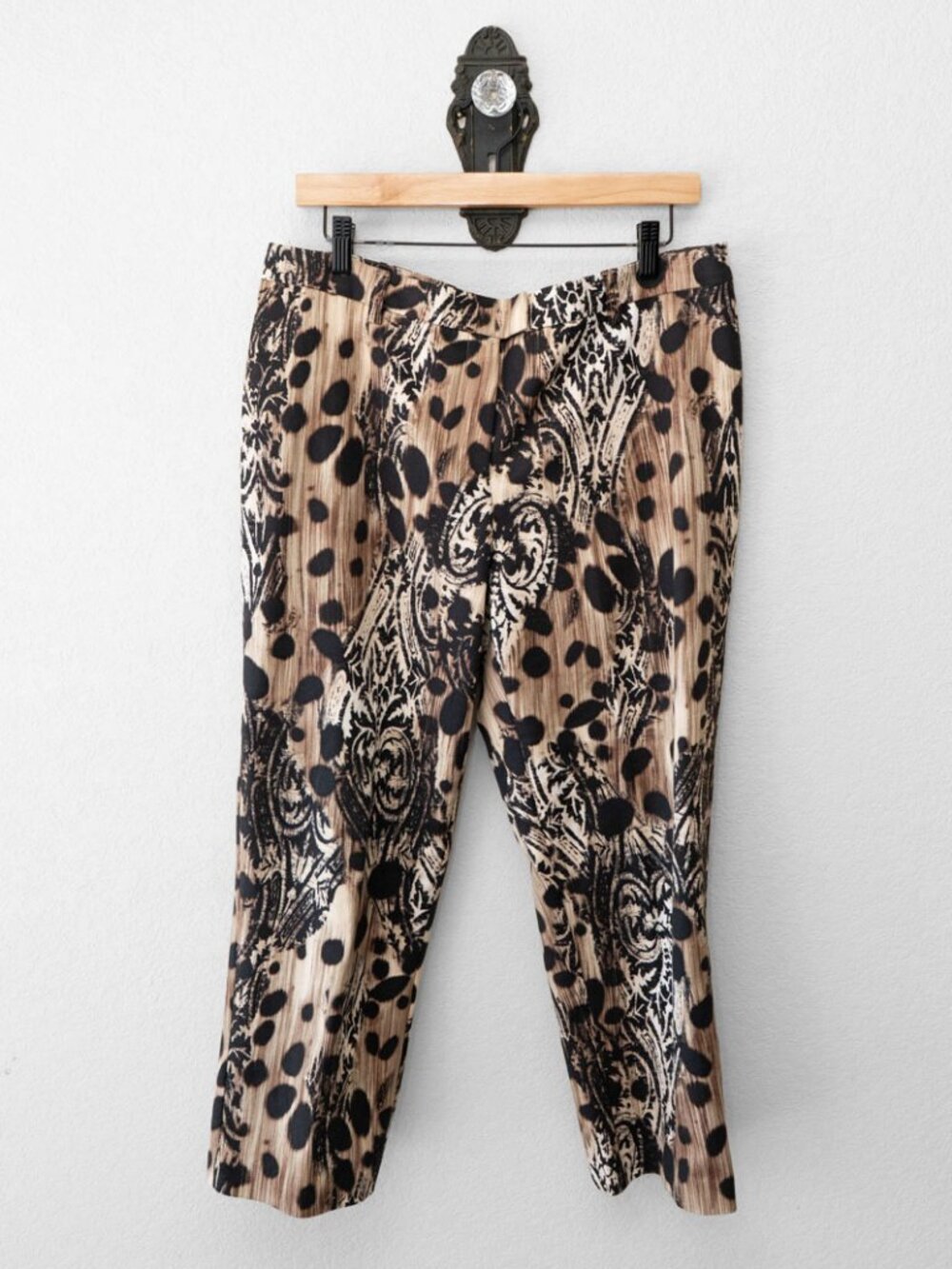 Chico's So Slimming Pants Womens 2 L Animal Paisley Print Crop Stretch Tan Black